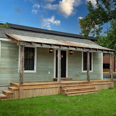 Barnwood Village 白硫磺泉镇 外观 照片