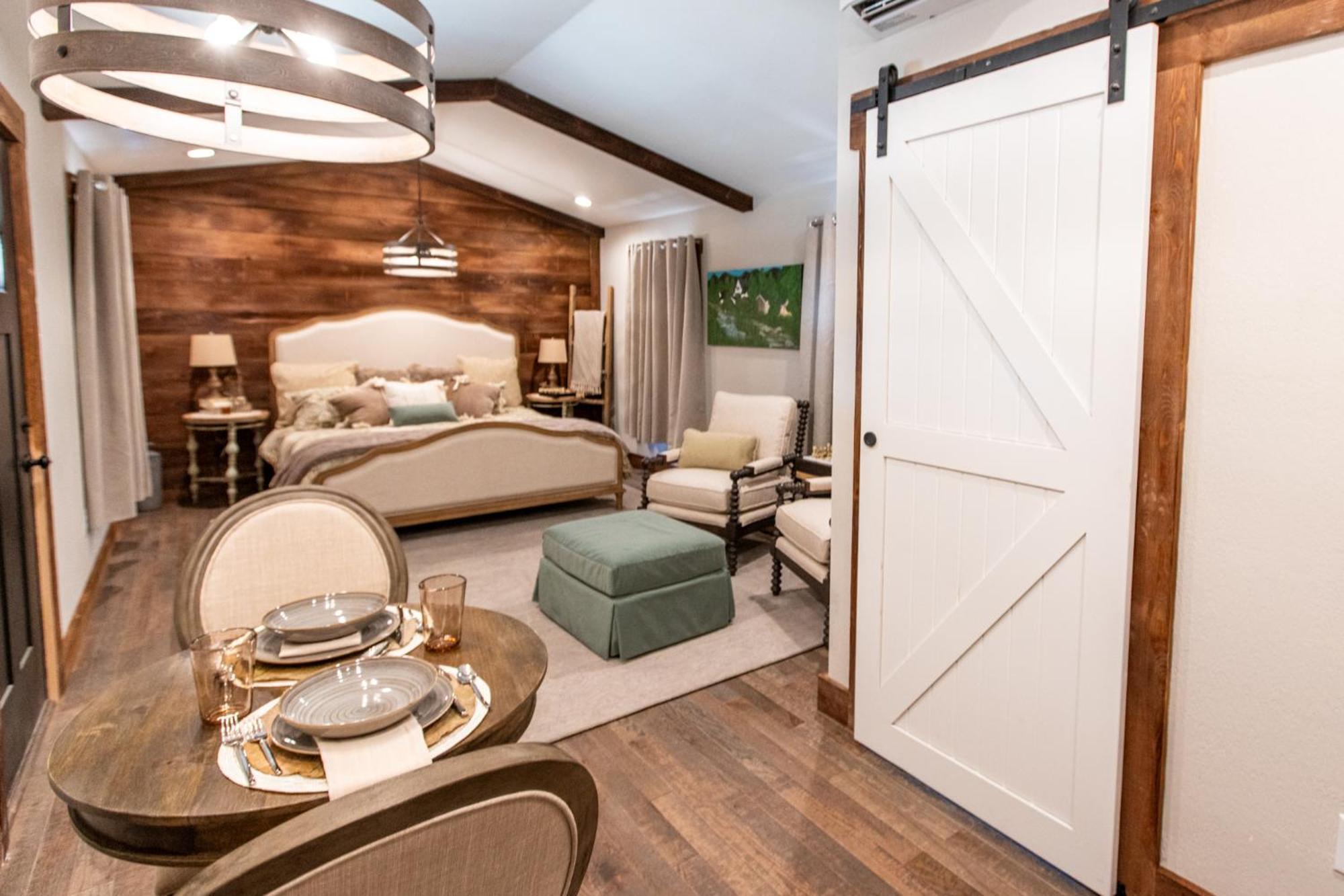 Barnwood Village 白硫磺泉镇 外观 照片